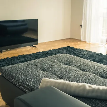 Jnj Velkomoravska Apartment *